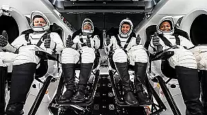 patru-astronauti-trei-americani-si-un-rus-se-indreapta-spre-statia-spatiala-internationala-unde-vor-sta-sase-luni.webp