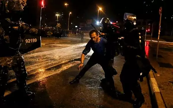 100.000 de oameni au protestat in Brazilia, in semn de sustinere a lui Rousseff VIDEO