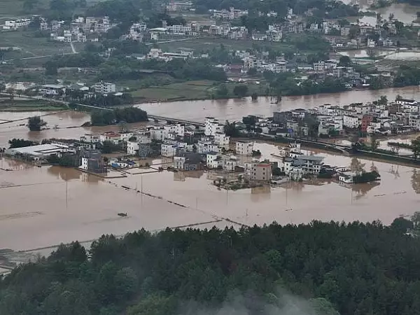 127 de milioane de oameni, in pericol: Inundatii masive sunt asteptate in provincia Guangdong din China. ,,A plouat ca o cascada" | VIDEO