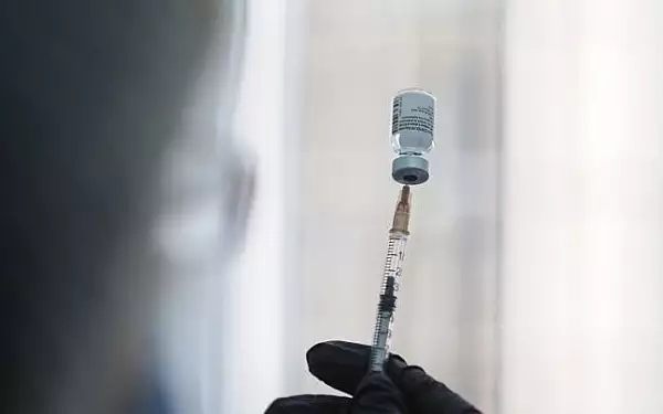 400 de persoane s-au vaccinat impotriva COVID la Institutul "Marius Nasta".  Au primit serul si persoane cu antecedente de soc anafilactic, fara a exista proble