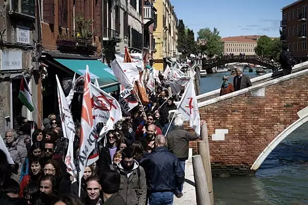 ,,5 euro nu vor descuraja oamenii". Proteste in Venetia, in prima zi in care a intrat in vigoare taxa de intrare in oras