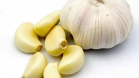 6 utilizari neobisnuite ale usturoiului
