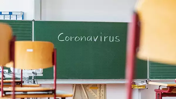 9 scoli si licee din Bucuresti au trecut in online. Anuntul prefecturii