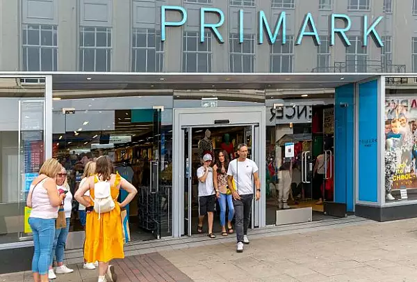 „A devenit o epidemie”. Marile lanturi de retail din Marea Britanie se confrunta cu cresterea furturilor din magazinele lor