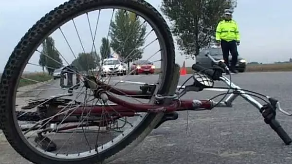 Accident absurd in Sant! Un batran a ajuns in stare grava la spital, dupa ce a fost lovit de un biciclist de 72 de ani
