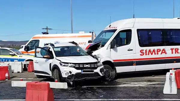 Accident cu 8 victime, in Vrancea. Impact violent intre un microbuz cu pasageri si un autoturism