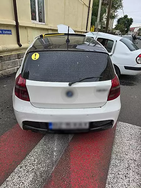 Accident cu patru masini avariate intr-o intersectie din Buzau. Doua femei au ajuns la spital