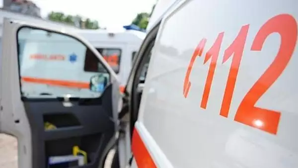 Accident cu un autobuz si 3 autoturisme, in Ramnicu Valcea. Doua persoane au ajuns la spital