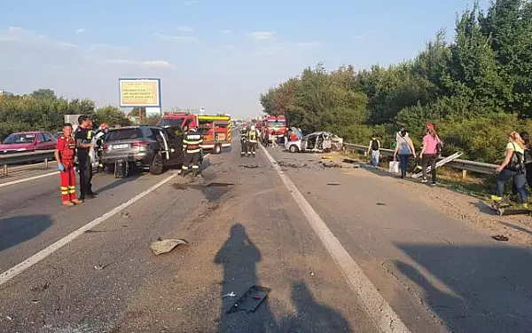 Accident grav in care au fost implicate cinci autoturisme pe A1: sase victime duse la spital, SMURD a intervenit cu un elicopter | FOTO