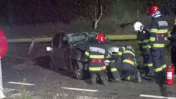 Accident grav in Petrosani: 3 VICTIME, printre care si un copil de 7 ani, dupa coliziunea violenta a doua masini 