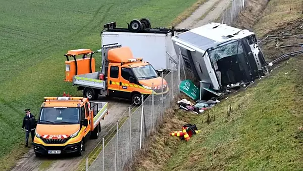Accident grav, in Slovenia: un autocar cu romani s-a rasturnat - 3 morti, 4 raniti