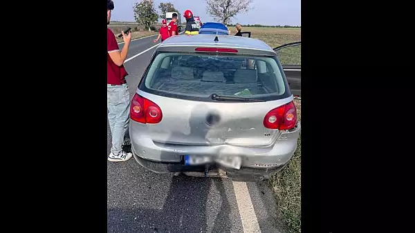 Accident in Buzau, in apropierea localitatii Pietroasele. Patru masini implicate si doua victime