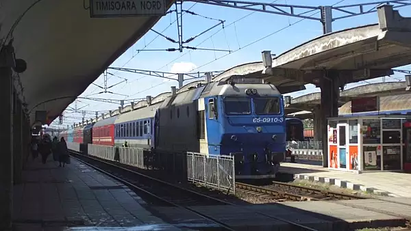 Accident in Gara de Nord din Timisoara. Doi muncitori, luati pe sus, cu tot cu schela, de tren