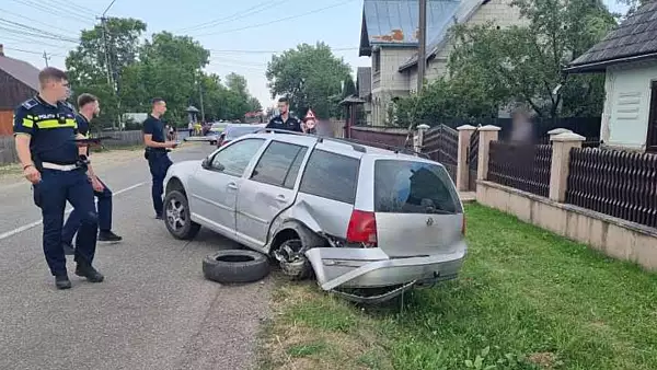 Accident in Vicovu de Sus. Trei masini ai fost avariate, sase persoane, dintre care trei minori, au fost internate in spital 