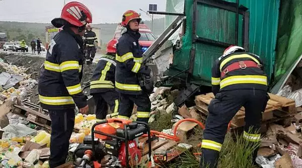 Accident mortal in Cluj! Un sofer de camion a murit in urma impactului