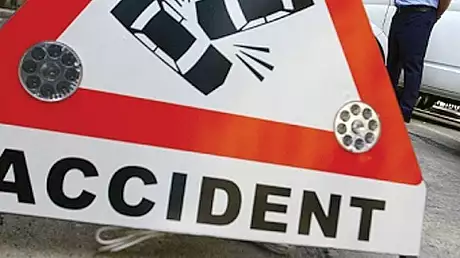Accident pe DN1 cu 3 masini implicate! Trei persoane au fost ranite