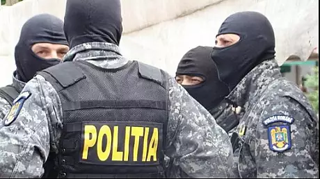 Actiune de amploare a politistilor din Prahova: 36 de perchezitii si 21 de persoane aduse la audieri