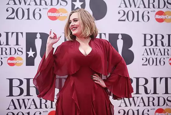 Adele anunta ca vrea sa ia o pauza in cariera de cantareata