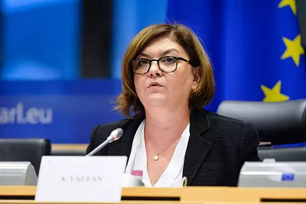Adina Valean, comisarul european pentru Transporturi: "Familiile din Romania se vor reuni de sarbatori"