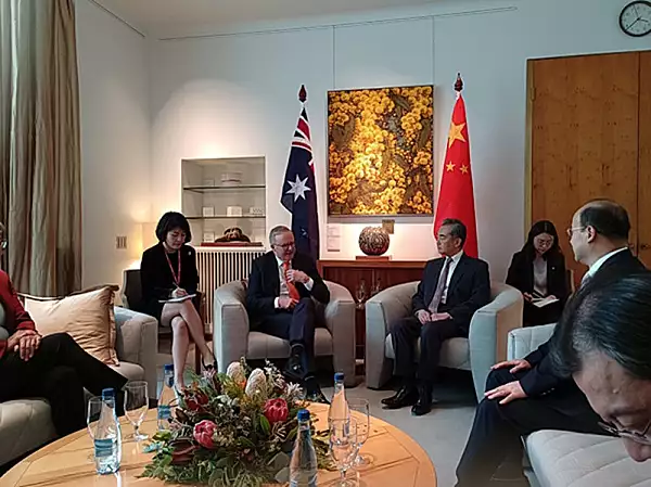 Adio, dar raman cu tine? Dupa 7 ani, Ministrul de externe chinez merge in Australia. China la zi