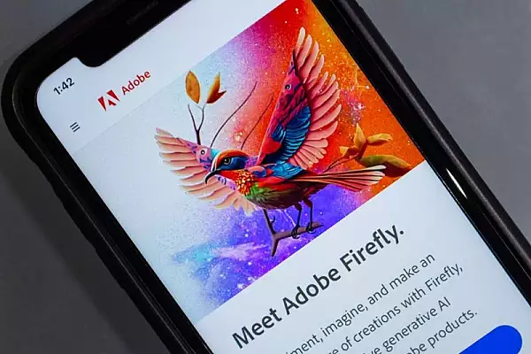 Adobe aduce Firefly direct pe telefonul tau. Ce e nou la instrumentul AI