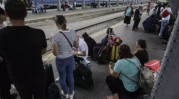 Aeroporturile, trenurile, autobuzele si metroul, afectate de o greva de 3 zile a lucratorilor din transporturi, in Italia