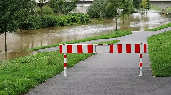 alerta-de-inundatii-in-romania-rauri-din-12-judete-sub-avertizare-pana-la-miezul-noptii.webp