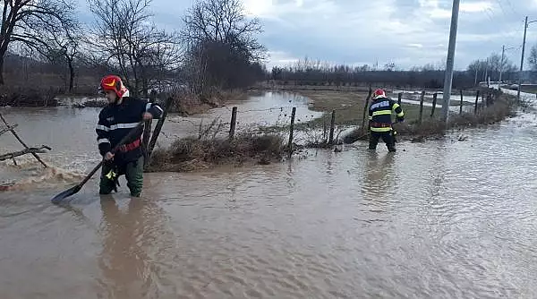 Alerta de inundatii in Romania. Rauri din opt judete, sub cod galben 