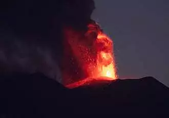 alerta-vulcanul-etna-a-erupt-aeroportul-din-catania-a-anulat-toate-zborurile.webp