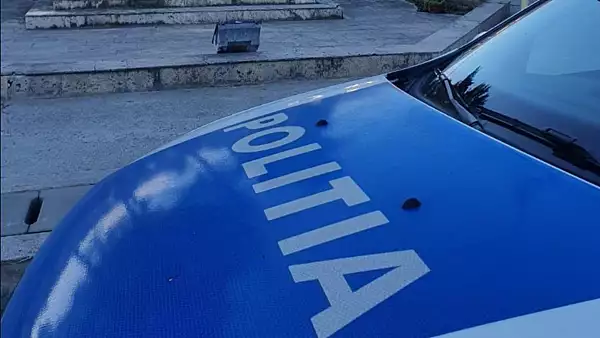 Ancheta a politiei in cazul unei femei care a murit dupa ce s-ar fi aruncat de la etajul unui bloc din Giurgiu