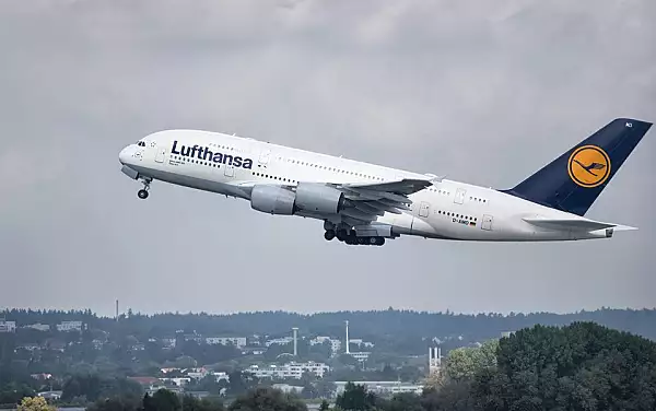 Angajatii aeroportului Lufthansa reusesc sa obtina o crestere a salariilor de pana la 18%, dupa proteste