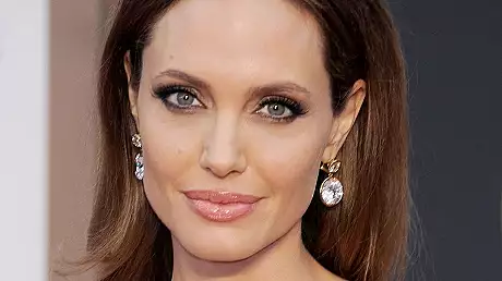 Angelina Jolie, persona non-grata. Ce au facut parintii care au vrut sa-si boteze astfel copiii