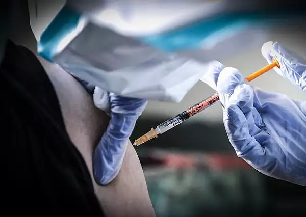 Aproape 40.000 de persoane, imunizate in ultimele 24 de ore. Valeriu Gheorghita: ,,Miercuri va fi vaccinata persoana cu numarul un milion"