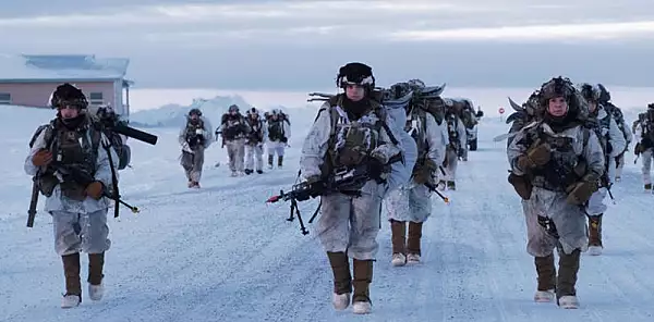 Armata SUA formeaza razboinici arctici in Alaska. Limita curajului uman, testata la -40 de grade