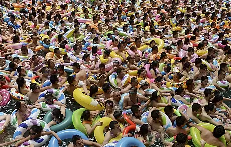 Asa arata aglomeratia din China! Imagini impresionante cu multimile care se calca in picioare