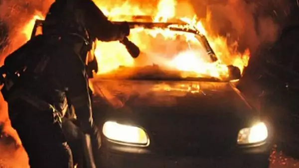 Atac mafiot: masina sefului Politiei de Frontiera Viseu de Sus, incendiata
