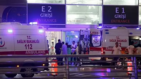 Atentat in Turcia: 17 noi suspecti, arestati in legatura cu atacul de la aeroportul din Istanbul