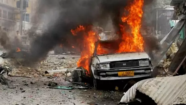 Atentat terorist devastator: o masina a explodat in centrul unui oras. Din primele informatii nu sunt victime