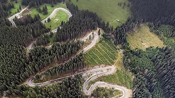 ATENTIE soferi! De luni, circulatia pe Transfagarasan si Transalpina se va inchide