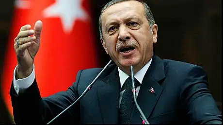 Avionul prezidential al lui Erdogan, hartuit de avioane de vanatoare ale pucistilor la revenirea sa
