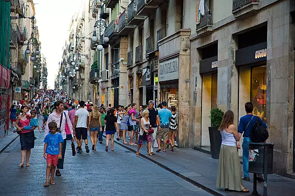 Barcelona a sters o linie de autobuz din Google si Apple Maps pentru ca era folosita frecvent de turisti spre nemultumirea localnicilor