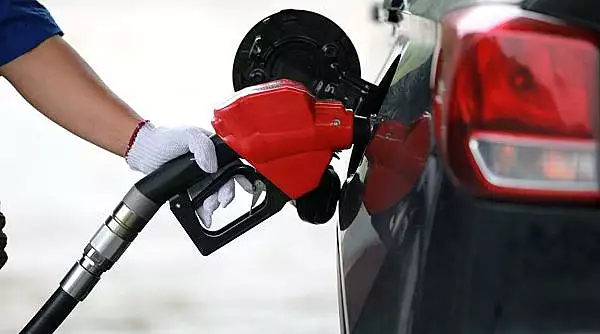 benzina-se-scumpeste-iar-inainte-de-weekend-pretul-carburantilor-in-romania-astazi-19-aprilie-2024.webp