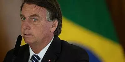 Brazilia: Altercatie intre Bolsonaro si un youtuber care il insulta / Presedintele incearca sa ia telefonul mobil al barbatului VIDEO