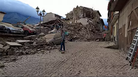 BREAKING NEWS: Cutremur devastator in Italia. Un oras, distrus complet. Cel putin 14 persoane au murit