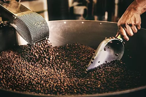 Cafeaua nu se va ieftini in perioada urmatoare: Culturile sunt afectate drastic de schimbari climatice