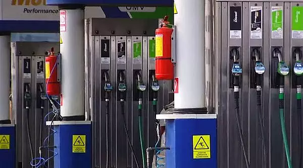 Carburantii s-au ieftinit | Pretul benzinei si al motorinei in Romania, astazi, 25 noiembrie 2022