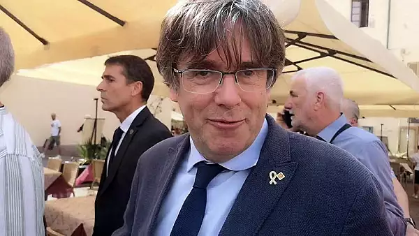 Carles Puigdemont s-a intors in Spania in aplauzele sustinatorilor sai. Liderul separatist risca sa faca inchisoare VIDEO