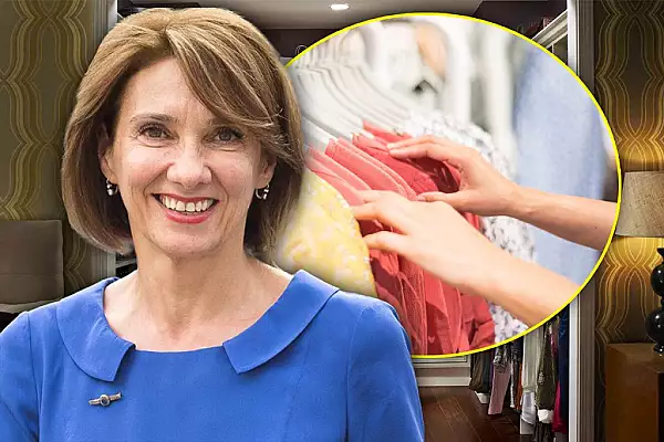 Carmen Iohannis, desfiintata pe Internet dupa ce a purtat o rochie extrem de scurta: "A uitat cati ani are, se crede Printesa Diana"