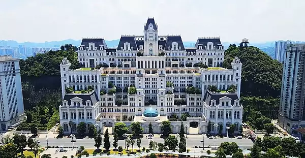 ,,Casa Alba Guiyang", una dintre cele mai misterioase proprietati imobiliare din China. Ce este, de fapt