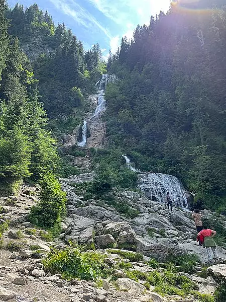 Cascada Cailor din Maramures, un loc de poveste. Legenda sangeroasa care insoteste acest loc mirific